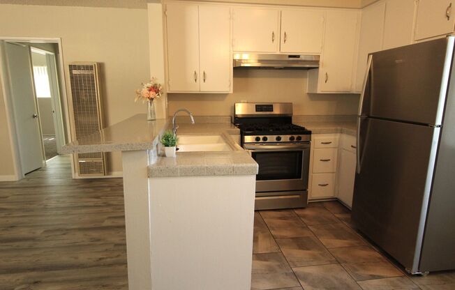 2 beds, 1 bath, $2,195, Unit 538A