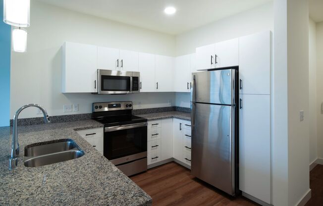 1 bed, 1 bath, 680 sqft, $1,735, Unit 5273-203