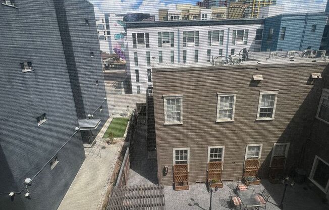 Studio, 1 bath, 166 sqft, $1,400, Unit 319