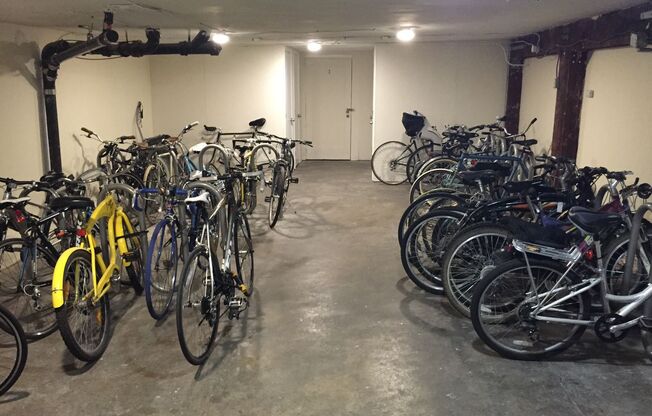 Studio, 1 bath, $2,095, Unit 329