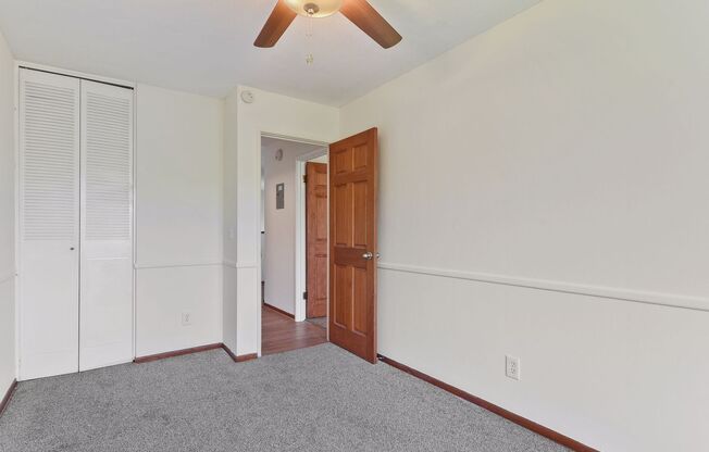 2 beds, 1 bath, $1,395, Unit 101