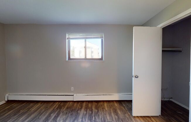 2 beds, 1 bath, 850 sqft, $925, Unit Unit 3