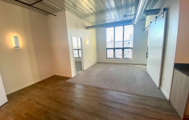 2 beds, 1 bath, 835 sqft, $2,195, Unit Unit 402