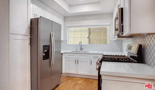 1420 Peerless Place