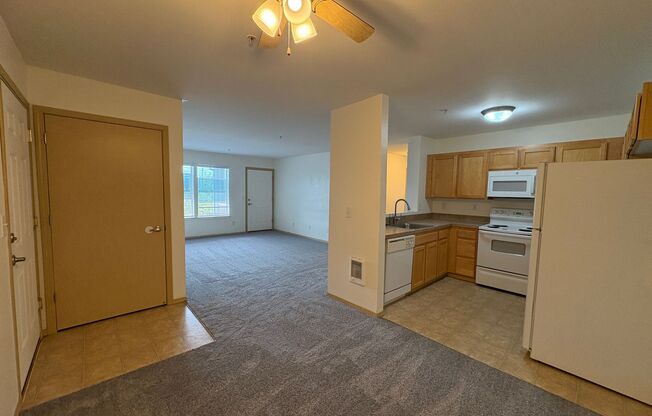 2 beds, 2 baths, 1,018 sqft, $1,450, Unit 354-3013