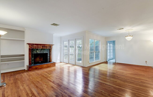 928 W MAIN ST