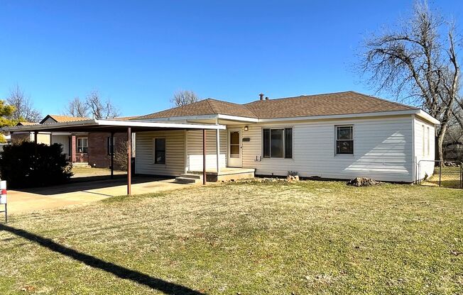*** $250 Off Move In Special!! *** Welcome to this charming 3-bedroom, 1-bathroom home located in the desirable Del City, OK