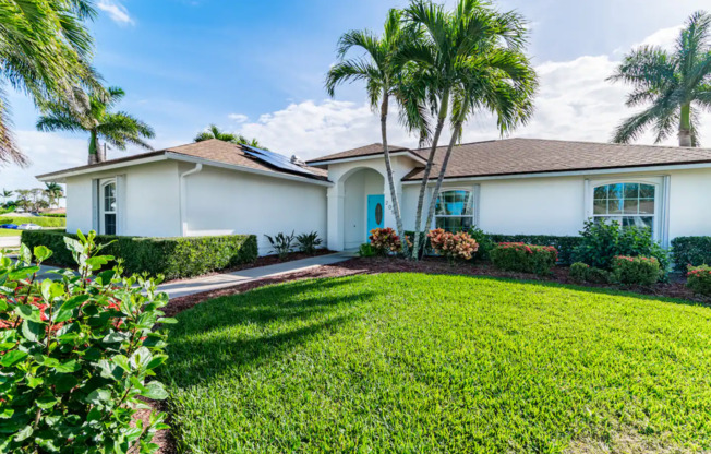 Ultimate Coastal Escape on Marco Island – Spacious, Stylish & Steps from It All!