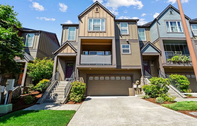 Spacious 3-Bed/2-Bath Townhome in the Heart of Tigard!