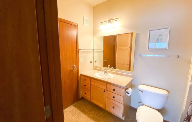 2 beds, 2 baths, 1,082 sqft, $1,325, Unit 1310-212