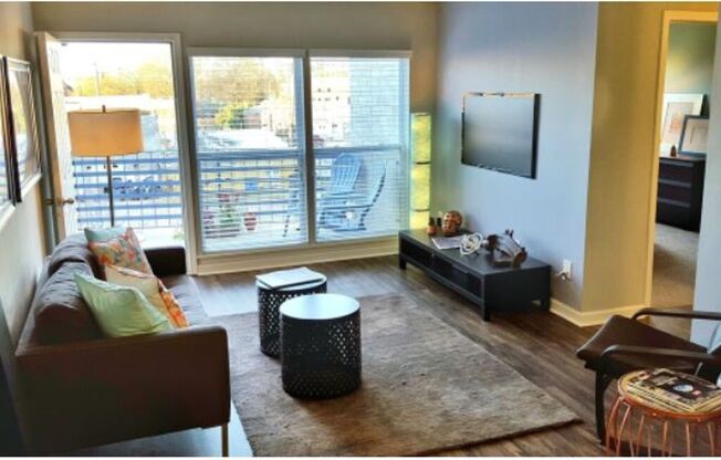 2 beds, 1 bath, 1,000 sqft, $1,498, Unit E5