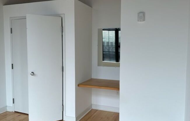 1 bed, 1 bath, 650 sqft, $1,900, Unit 409