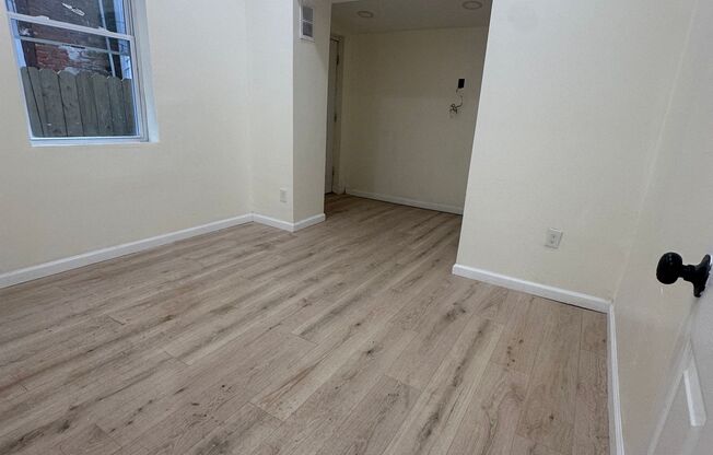 2713 W Glenwood 1st floor