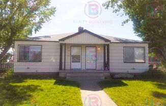 Cozy one bedroom one bathroom duplex located off of Keystone and Seventh Street in a cul-de-sac block!!!