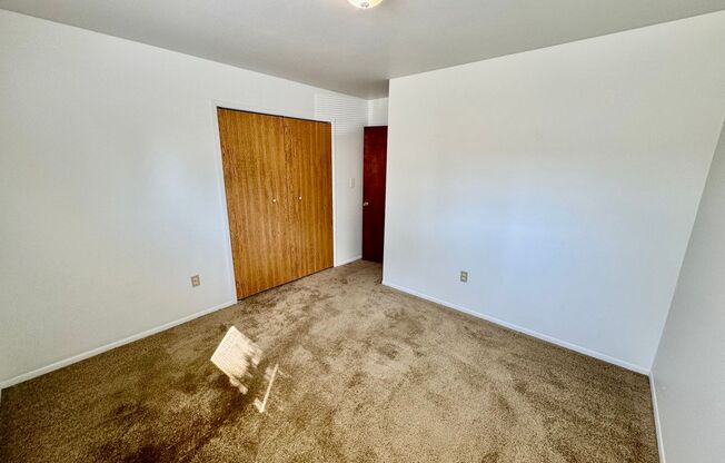 2 beds, 1 bath, 900 sqft, $1,295, Unit 56