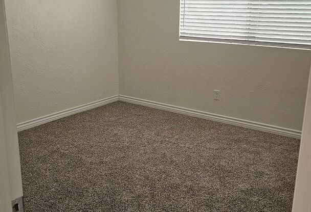 $3,300 - 2 Bed / 1 Bath Home in Fletcher Hills