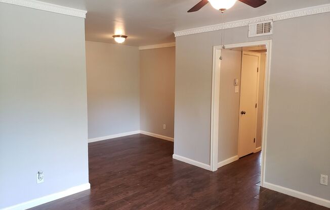 5722 GASTON AVE