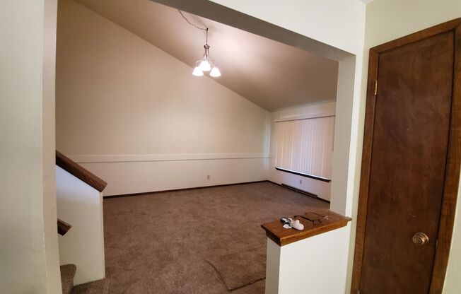 Spacious 3 Bedrooms 2 Baths Townhome Available