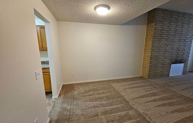 2 beds, 1 bath, 932 sqft, $1,795, Unit Unit 132