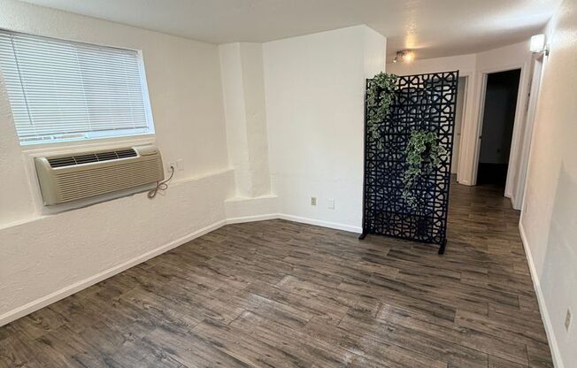 West Oakland 3 Bedroom Flat!
