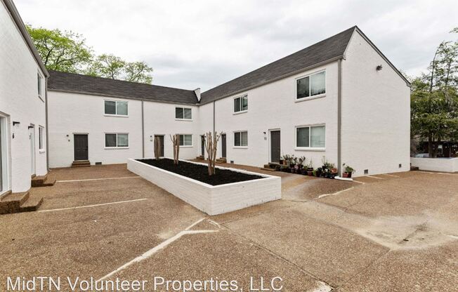Beautifully Renovated 2 Bedroom 2.5 Bath Townhomes