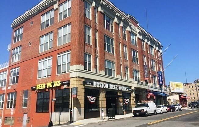 Studio, 1 bath, 349 sqft, $2,500, Unit 319