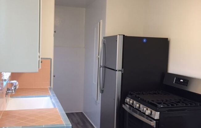 1 bed, 1 bath, 456 sqft, $2,150, Unit 5650 Riley St