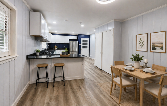 2 Bedroom 2.5 Bath Home MINS FROM LENOX SQUARE MALL!