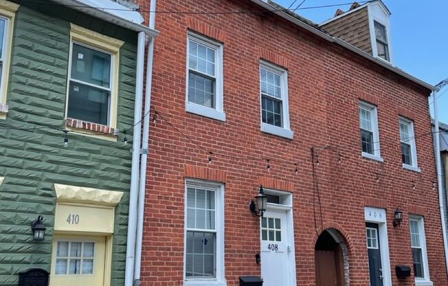 406 S. Durham St./2 Bedroom + Den, 2 Bathroom Townhouse in Upper Fells Point