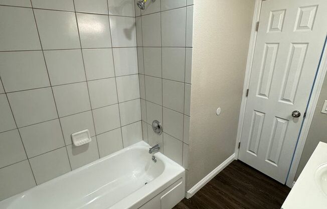 1 bed, 1 bath, 500 sqft, $1,700, Unit 4251 D