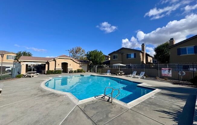 3 beds, 2 baths, $2,799, Unit # #C