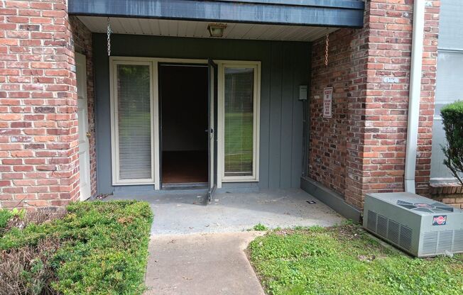 2 beds, 1 bath, 950 sqft, $1,085, Unit K19 Manor