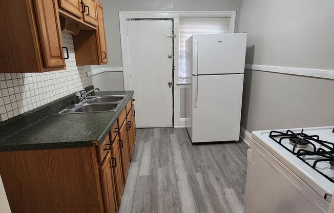 1 bed, 1 bath, $850, Unit Unit 2