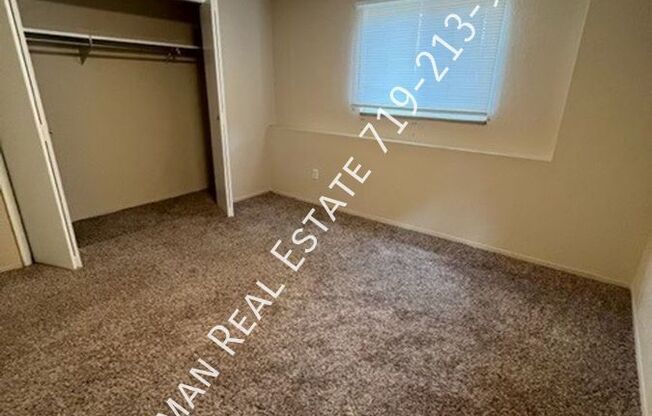 2 beds, 1 bath, 1,250 sqft, $1,295