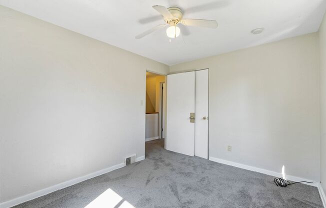 2 beds, 1 bath, $1,000, Unit 1752 Pioneer Avenue