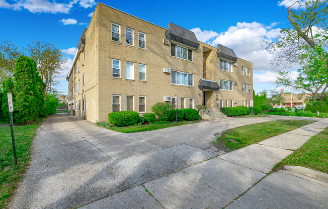 1328 Webford Ave