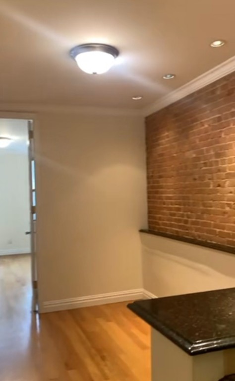 212 E 34 ST