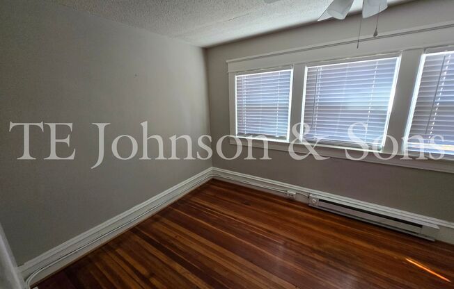 2 beds, 1 bath, $1,600, Unit 617 Green St B