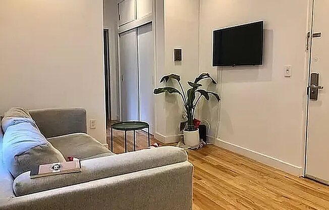 1 bed, 1 bath, $4,150, Unit 1C