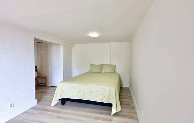 Available NOW - Newly Renovated Studio with 1 Bath & Washer/Dryer in Maunalani Heights!