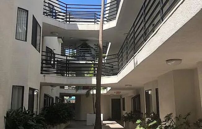 1345 Beverly Glen Blvd