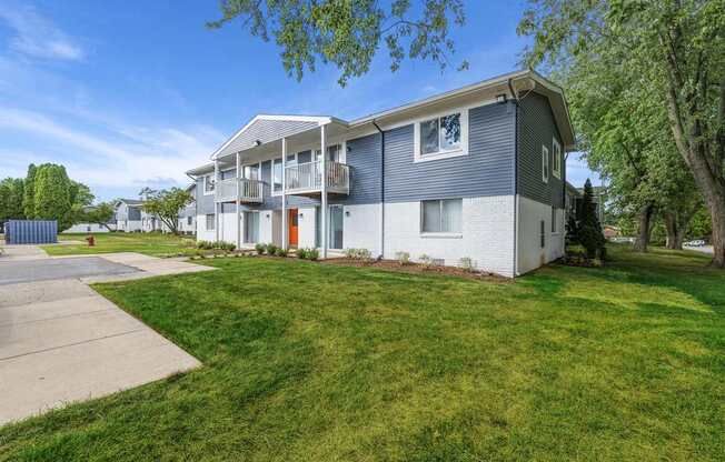 Building at Town & Country Apartments - Wixom, MI, Wixom, 48393