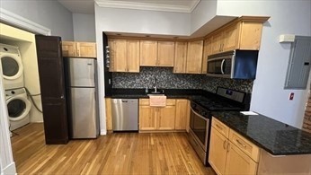 2 beds, 2 baths, 1,300 sqft, $2,500, Unit 1