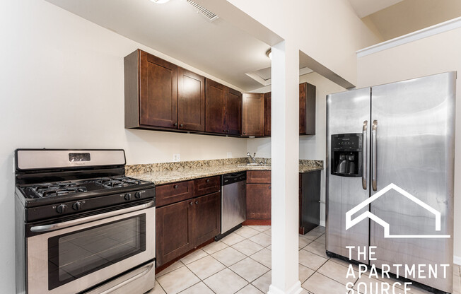 2120 W GRAND