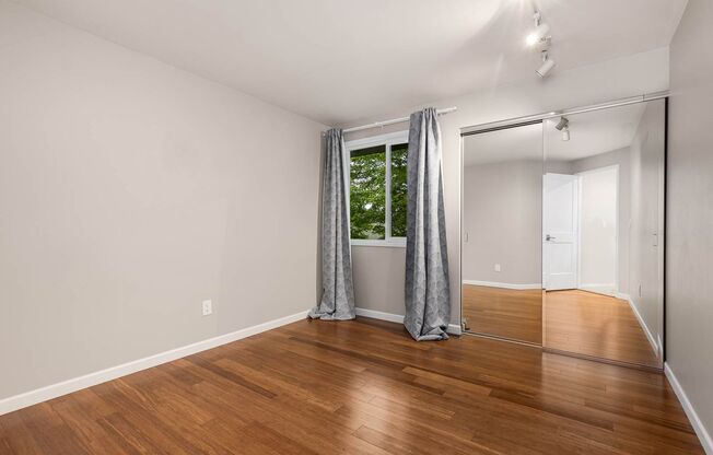 4 beds, 3.5 baths, $5,695