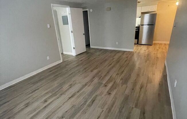 2 beds, 1 bath, $1,100, Unit C7