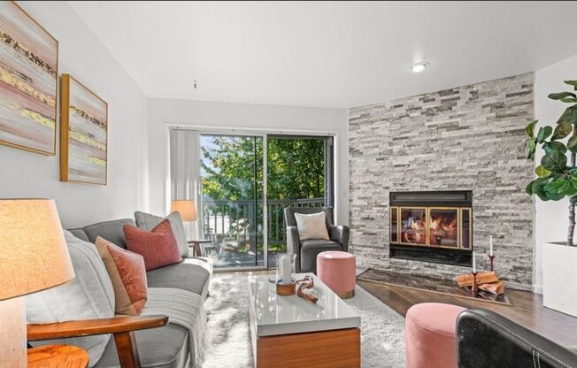 Renovated 2 Bed Kirkland Condo in Salishan Condos