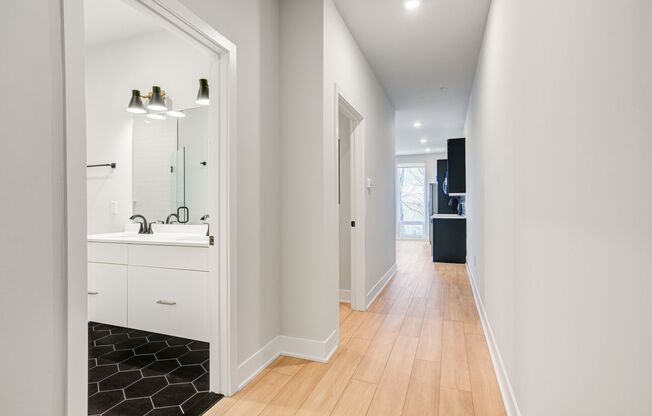 1 bed, 1 bath, 730 sqft, $1,600, Unit 309