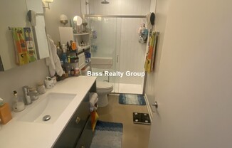 5021 N KENMORE