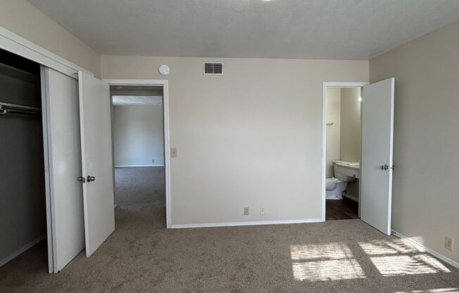 2 beds, 2 baths, 1,200 sqft, $975, Unit #10